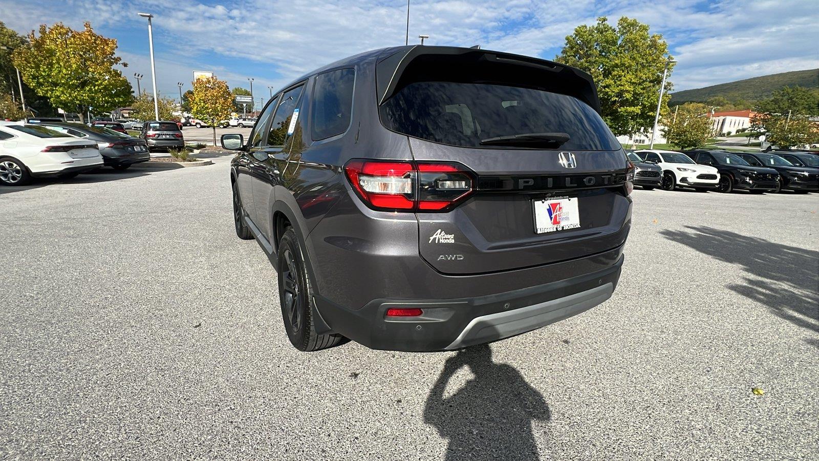 2025 Honda Pilot photo 6 of 31