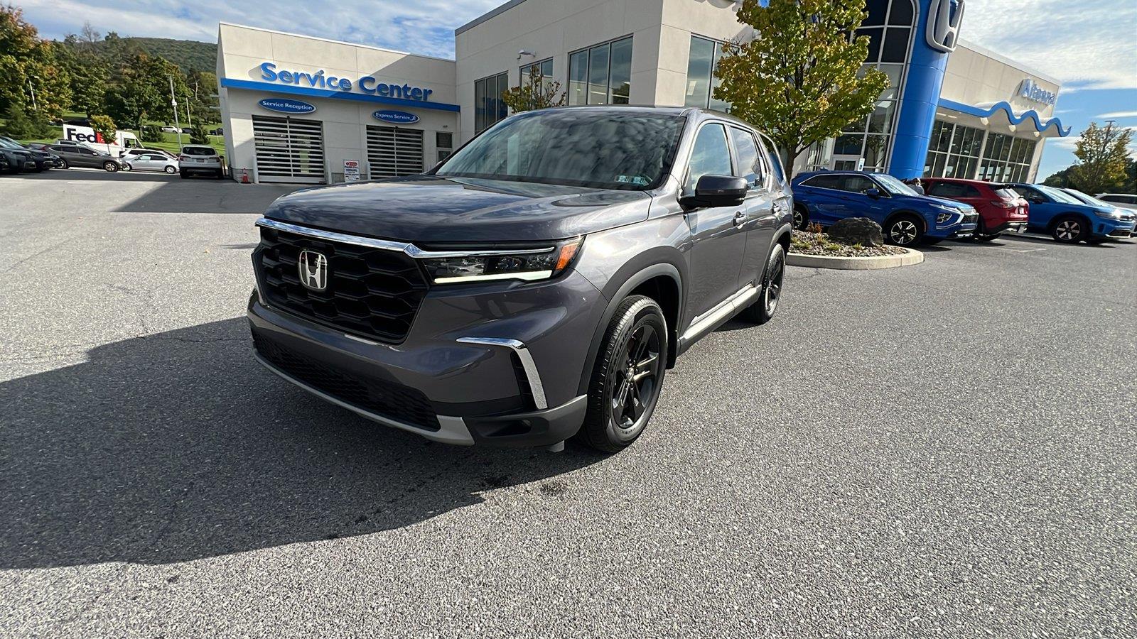 2025 Honda Pilot photo 8 of 31
