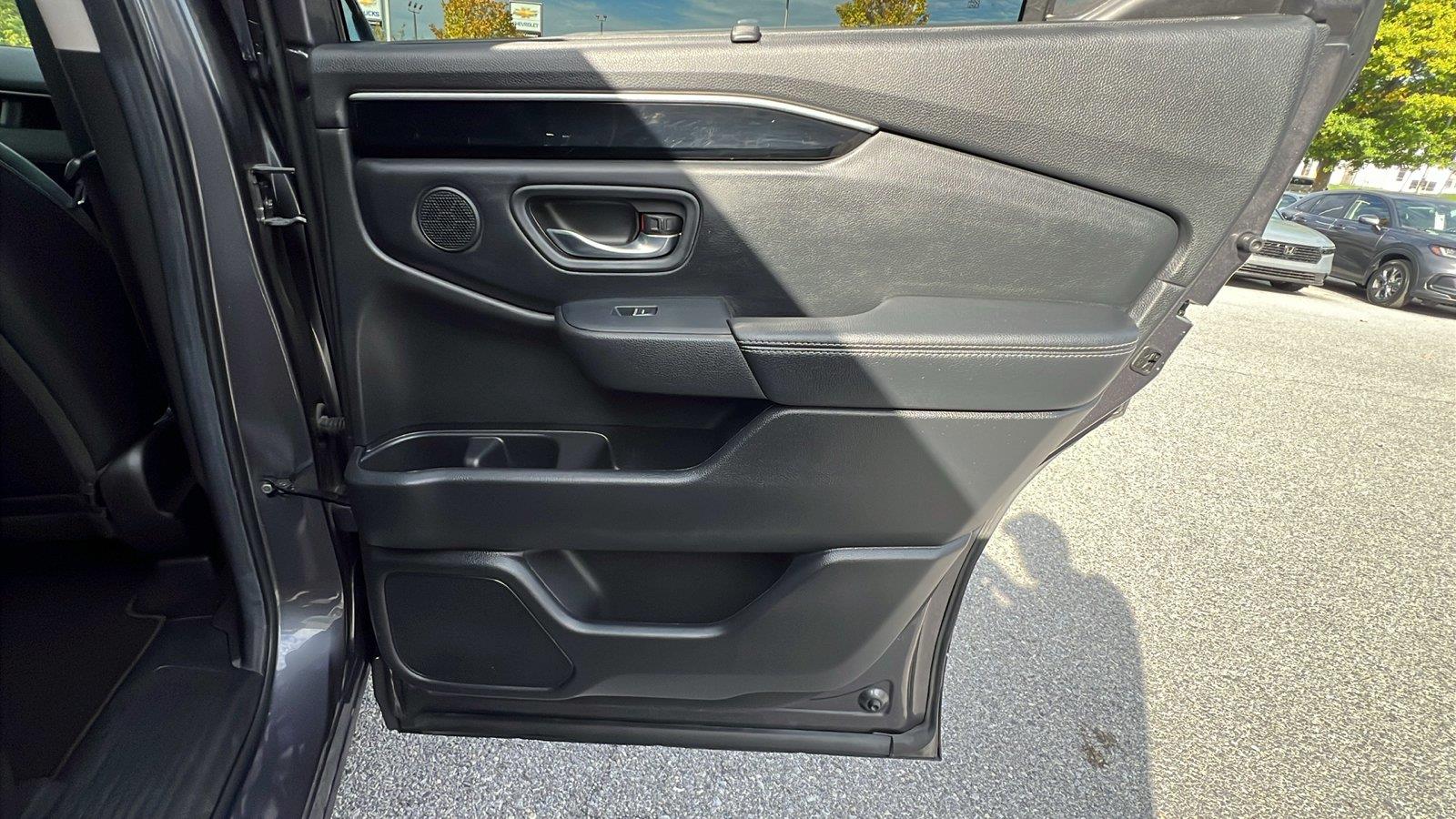 2025 Honda Pilot photo 14 of 31