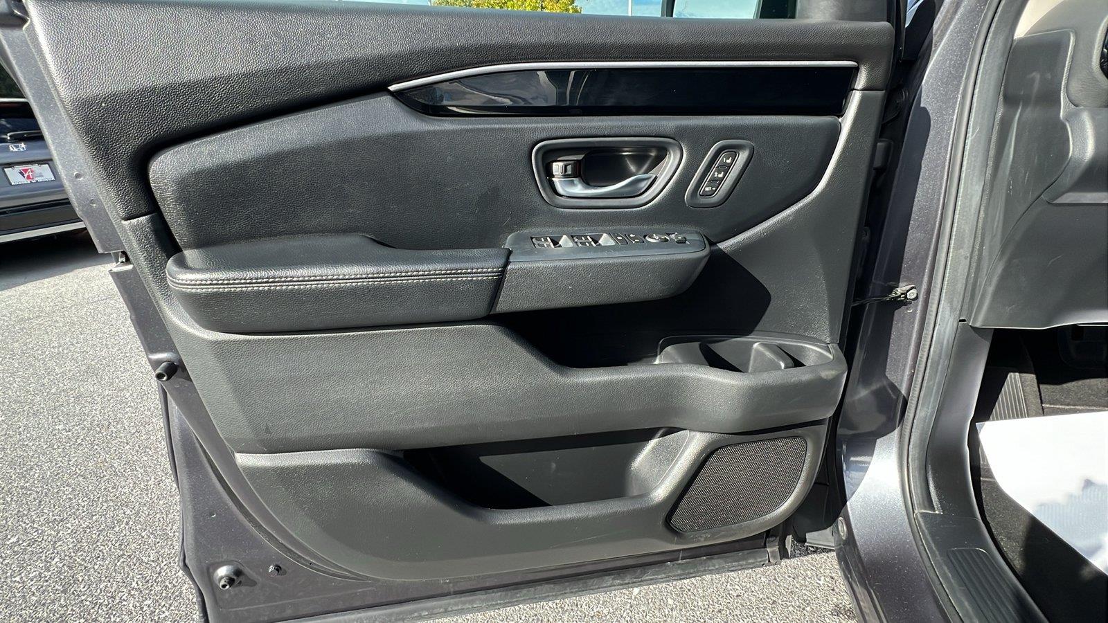 2025 Honda Pilot photo 22 of 31