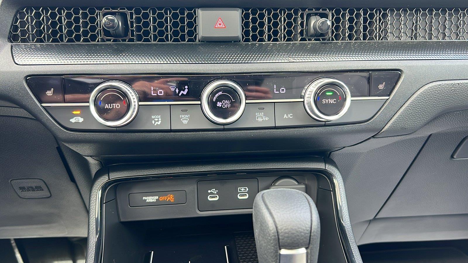 2027 Honda CR-V photo 26 of 31