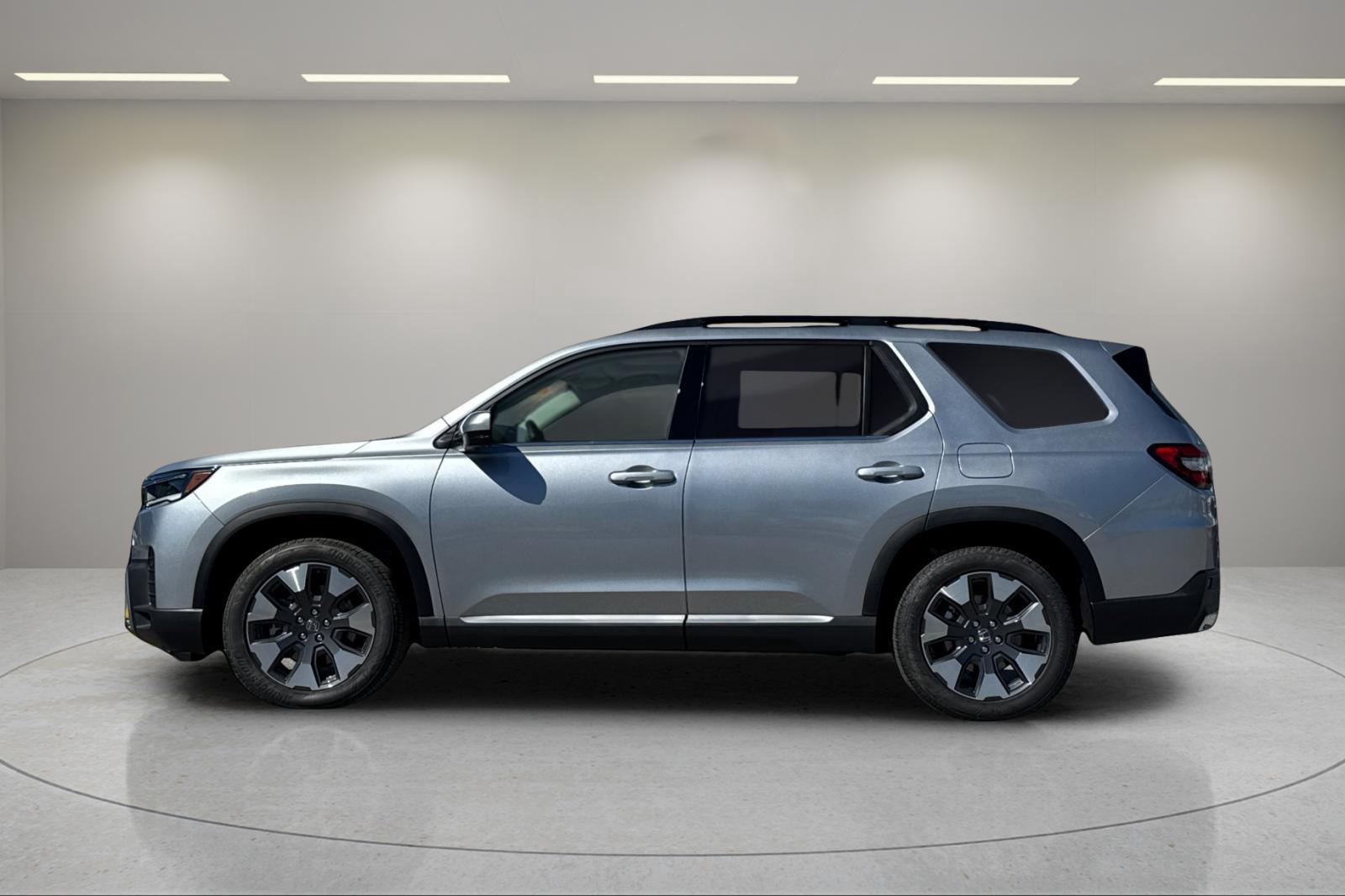 2026 HONDA PILOT photo 2 of 11