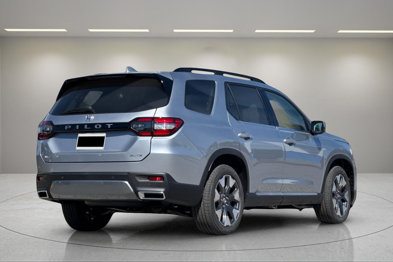 2026 HONDA PILOT photo 5 of 11