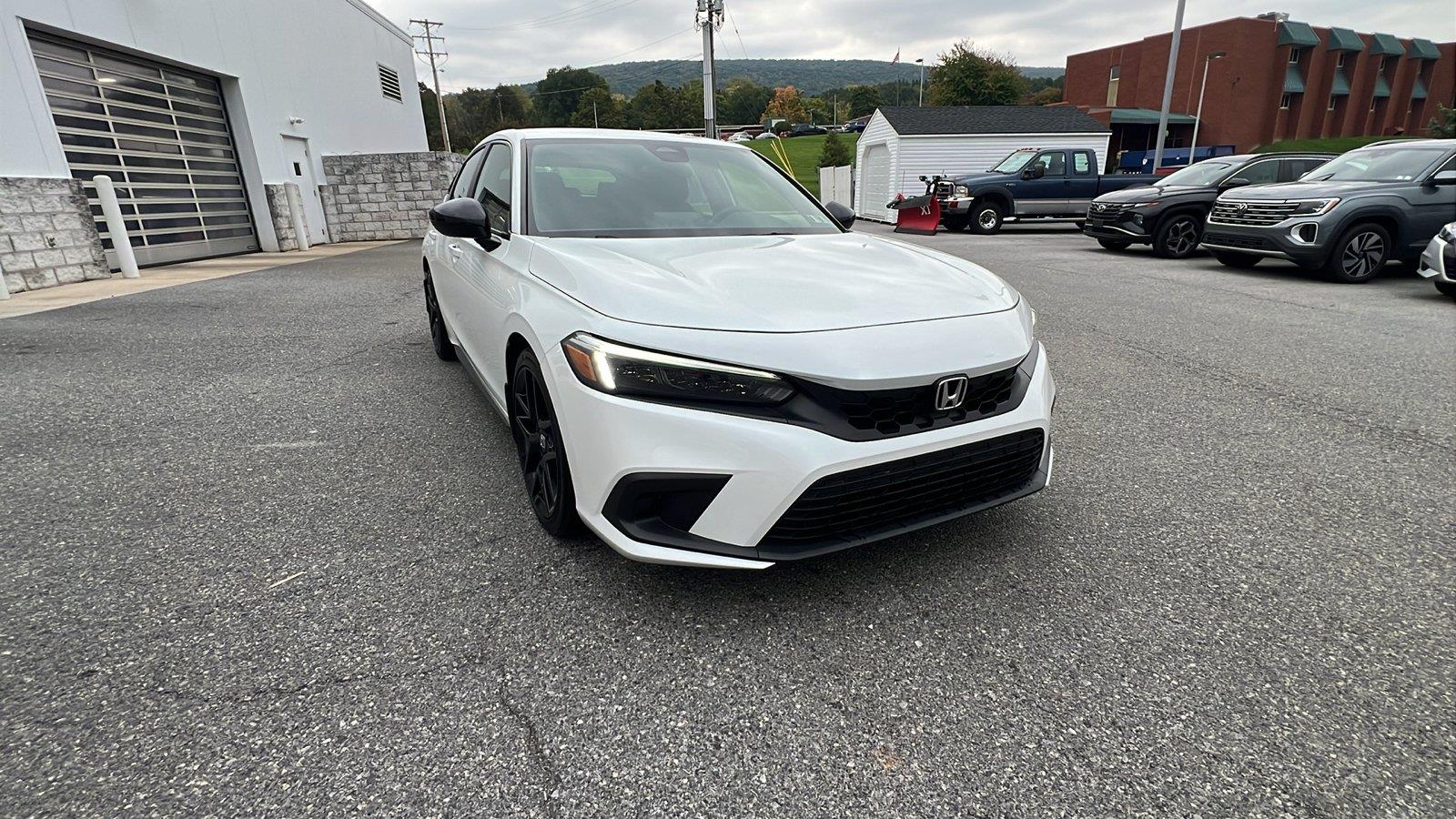 2024 Honda Civic photo 2 of 28