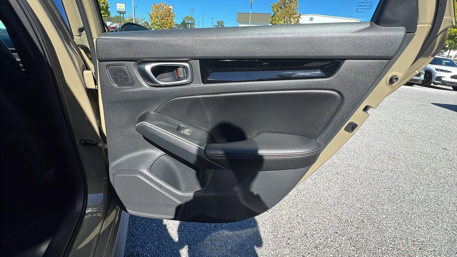 2026 Honda Civic Hybrid photo 14 of 31