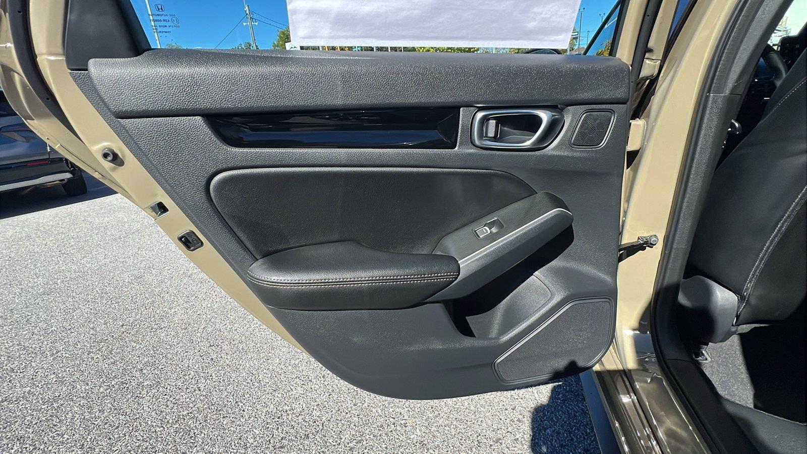 2026 Honda Civic Hybrid photo 17 of 31