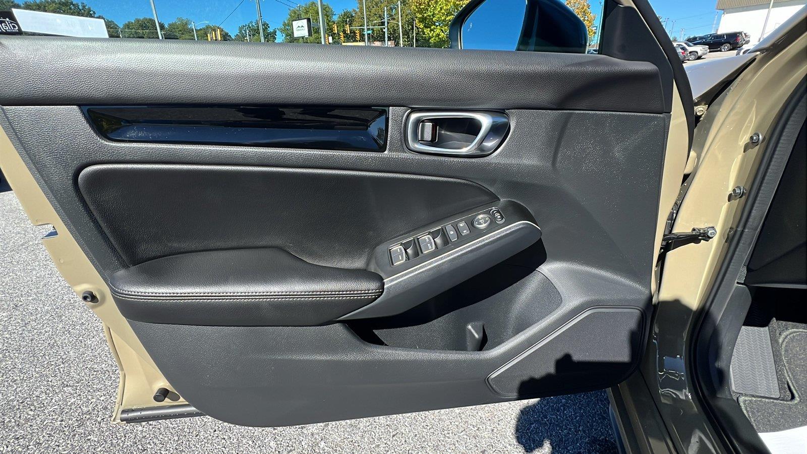 2026 Honda Civic Hybrid photo 21 of 31