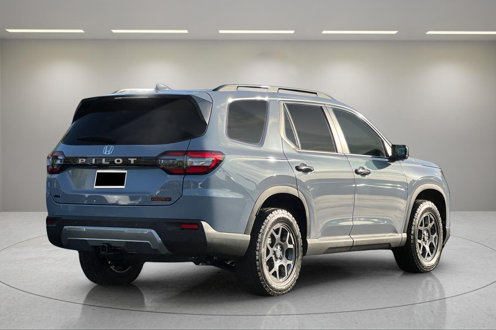 2026 Honda Pilot photo 5 of 25