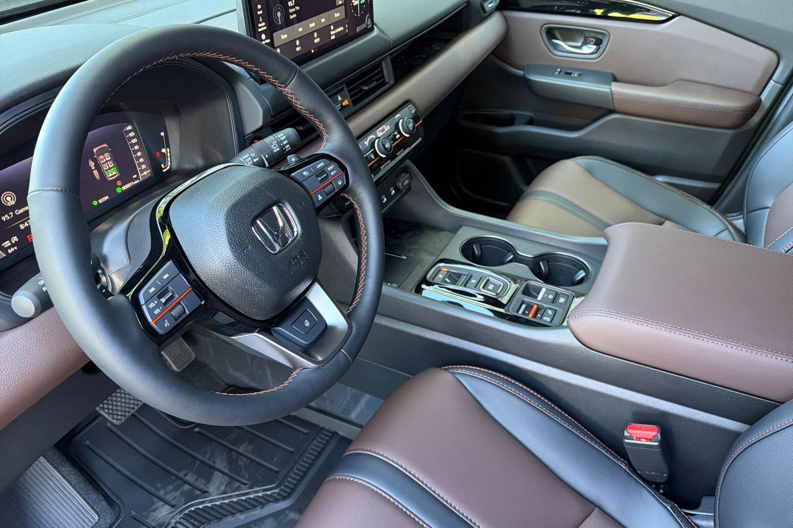2026 Honda Pilot photo 9 of 25