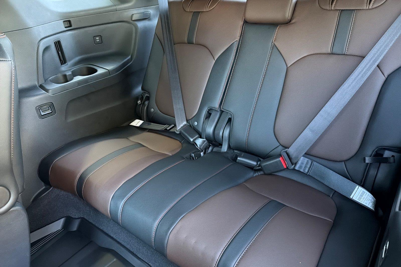 2026 Honda Pilot photo 13 of 25