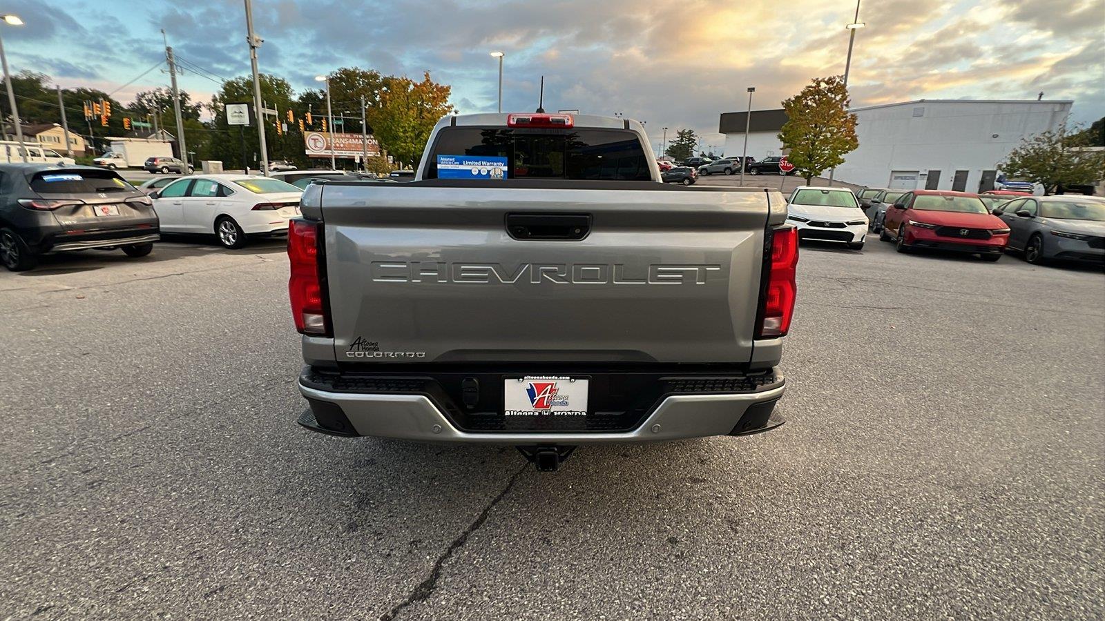 2025 Chevrolet Colorado photo 5 of 32