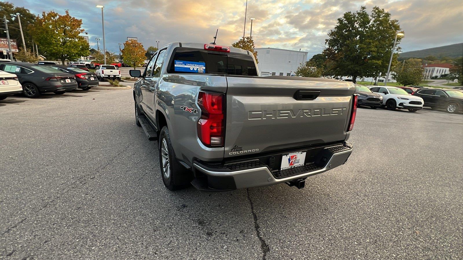 2025 Chevrolet Colorado photo 6 of 32