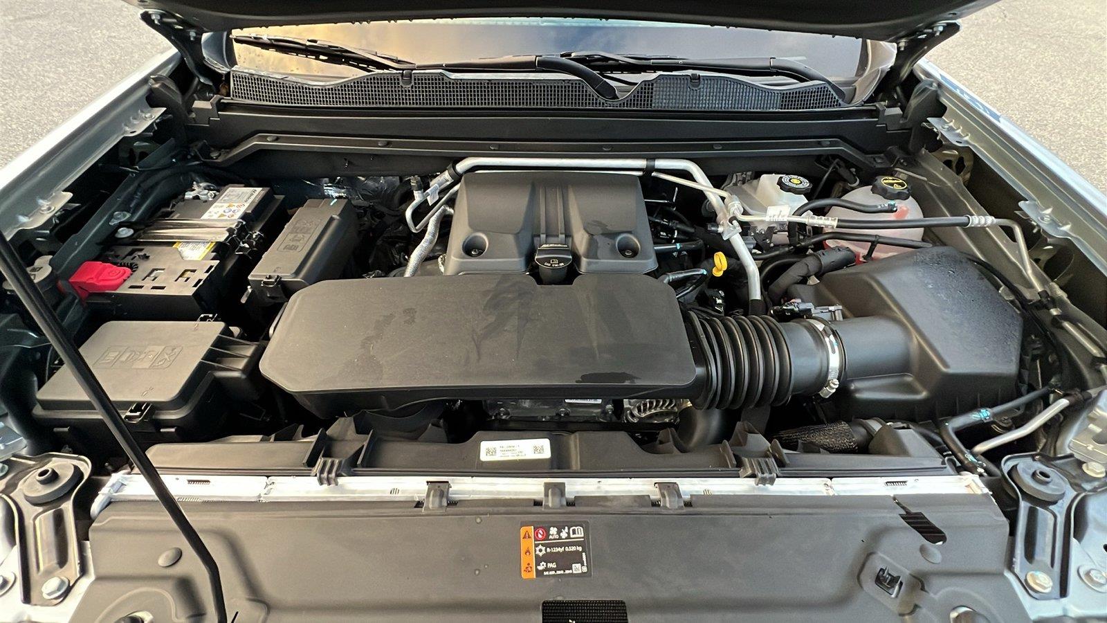2025 Chevrolet Colorado photo 10 of 32