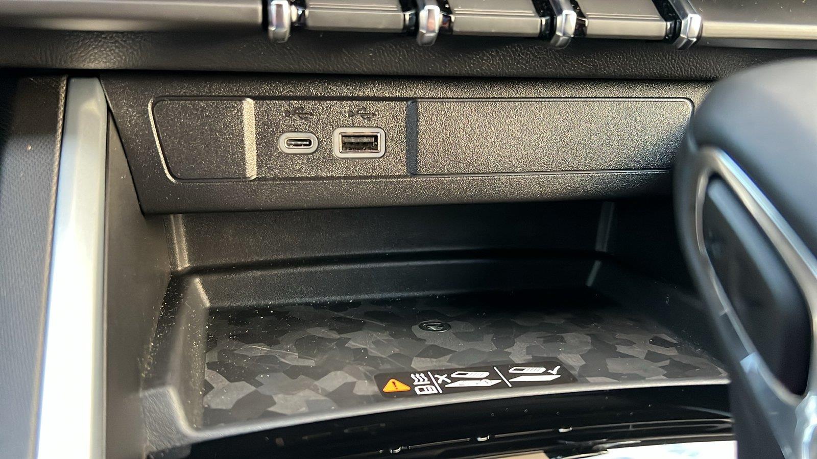 2025 Chevrolet Colorado photo 25 of 32