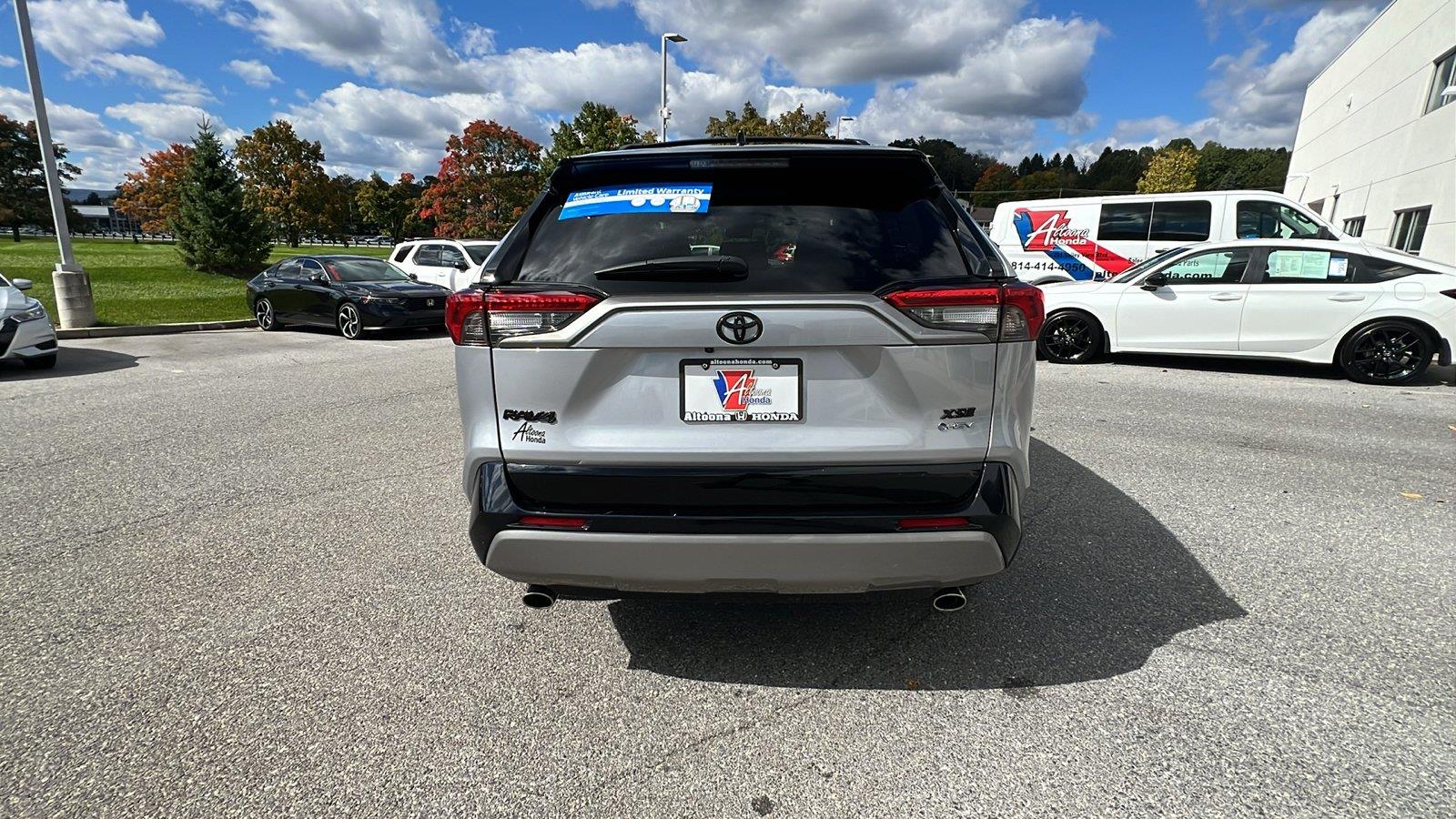 2025 Toyota RAV4 Hybrid photo 5 of 32