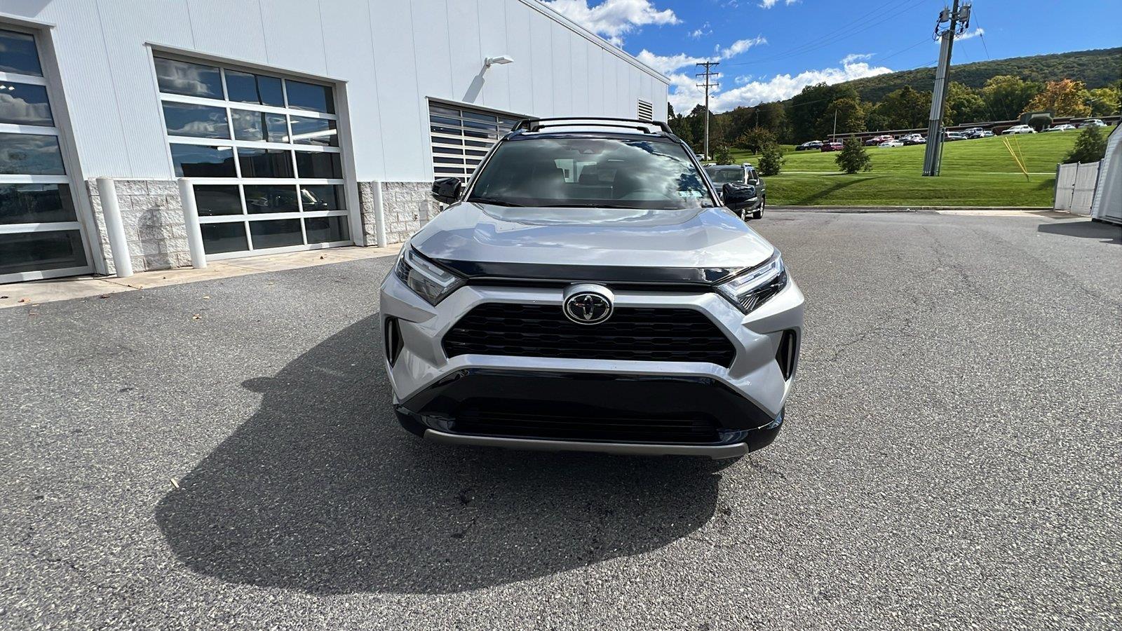 2025 Toyota RAV4 Hybrid photo 9 of 32