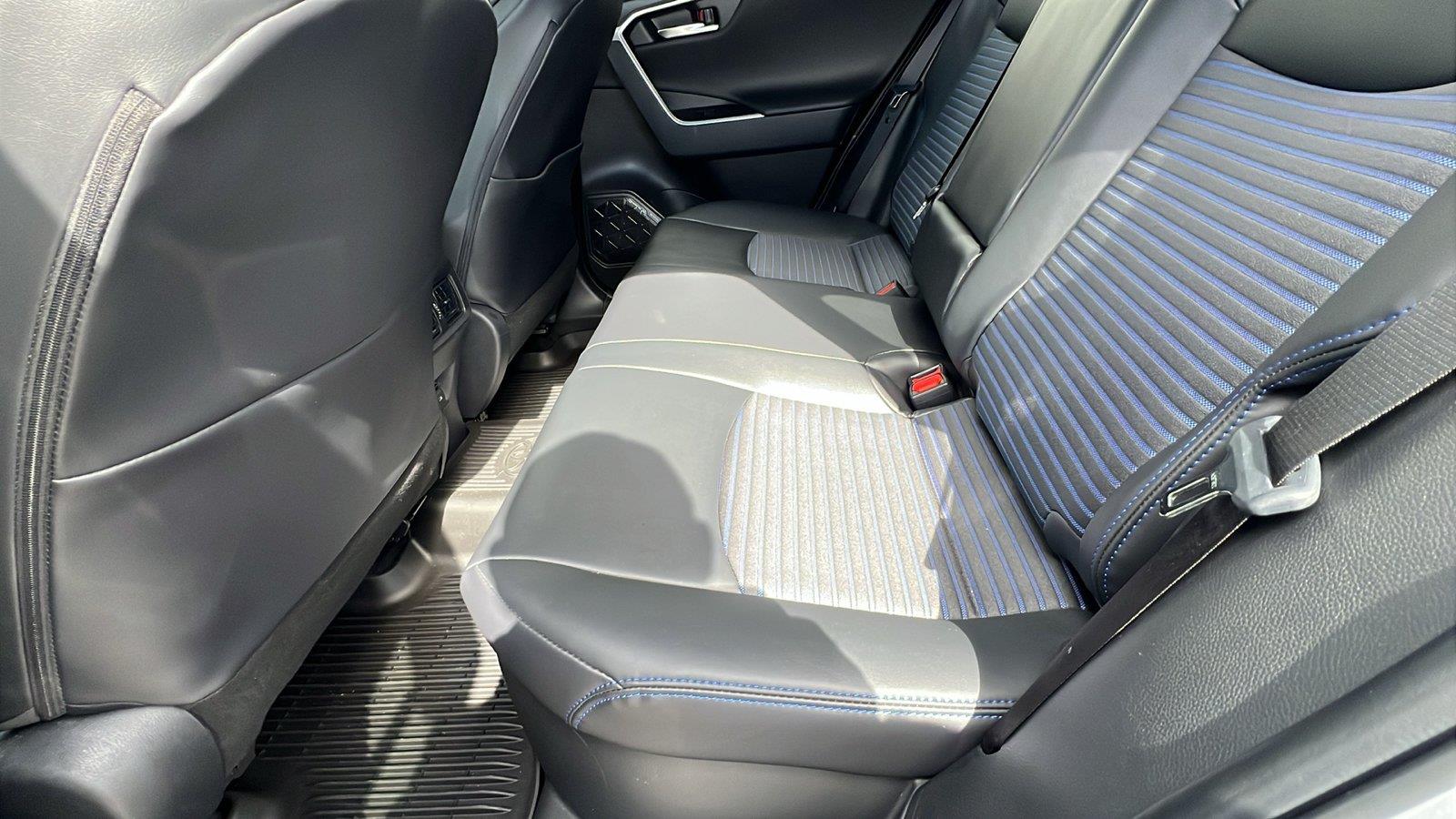 2025 Toyota RAV4 Hybrid photo 18 of 32