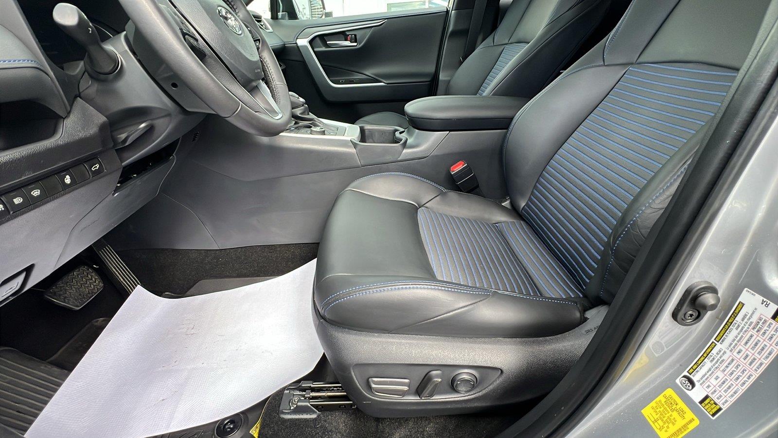 2025 Toyota RAV4 Hybrid photo 23 of 32