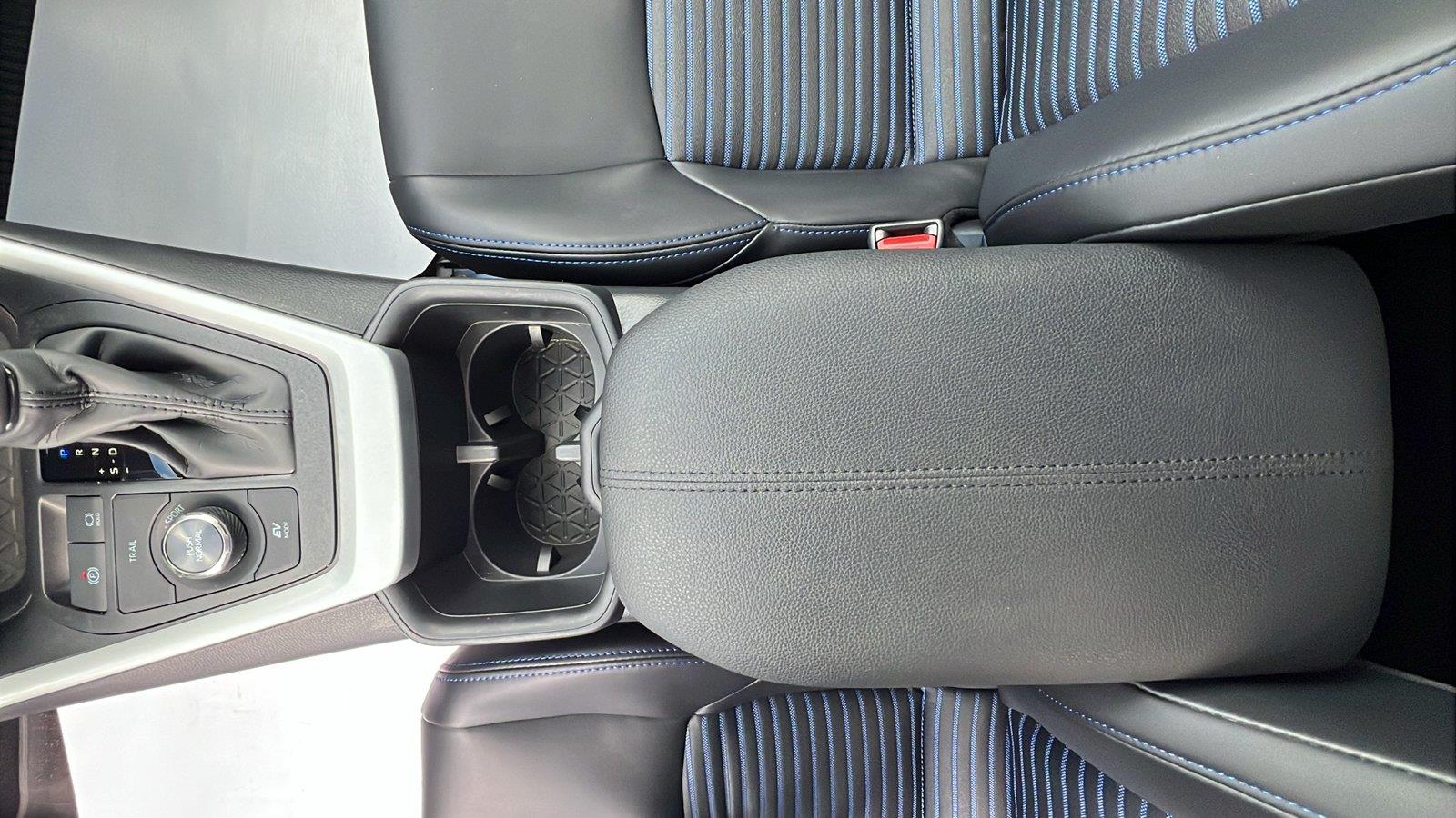 2025 Toyota RAV4 Hybrid photo 25 of 32