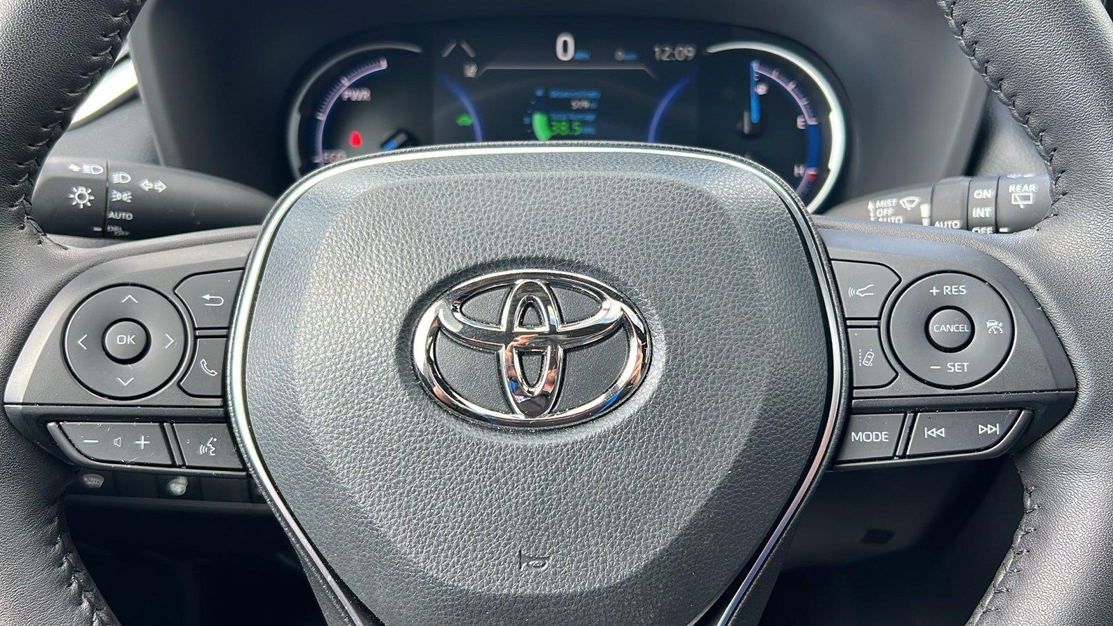 2025 Toyota RAV4 Hybrid photo 30 of 32