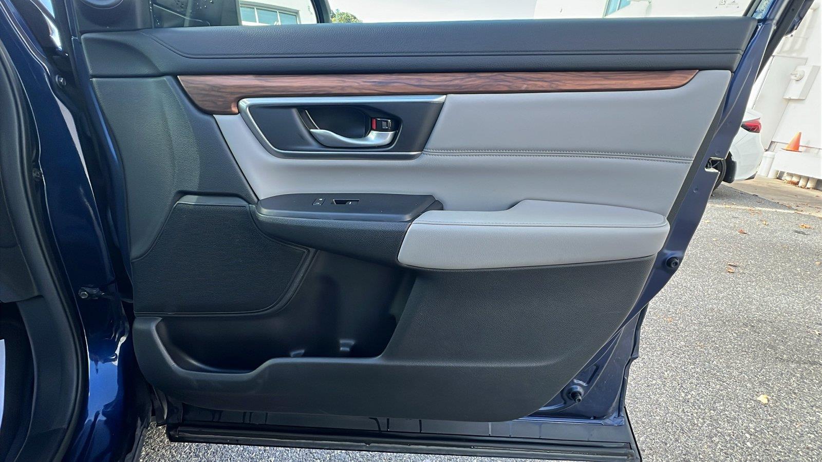 2019 Honda CR-V photo 12 of 33