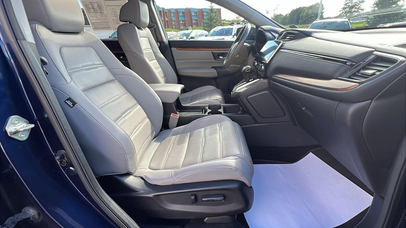 2019 Honda CR-V photo 13 of 33