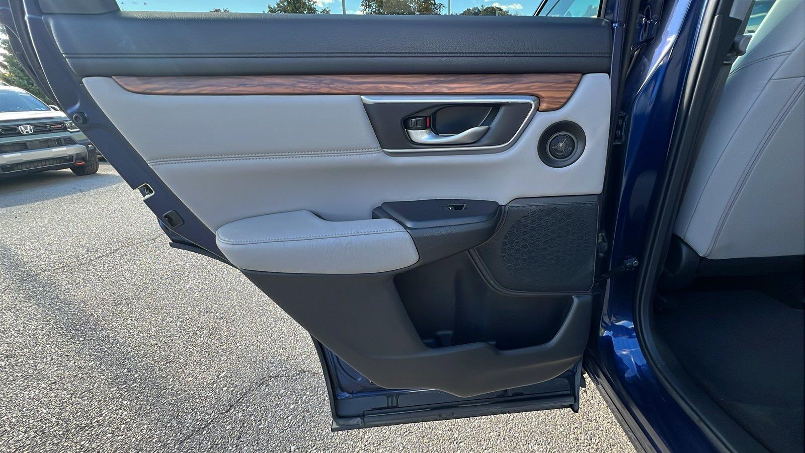 2019 Honda CR-V photo 17 of 33