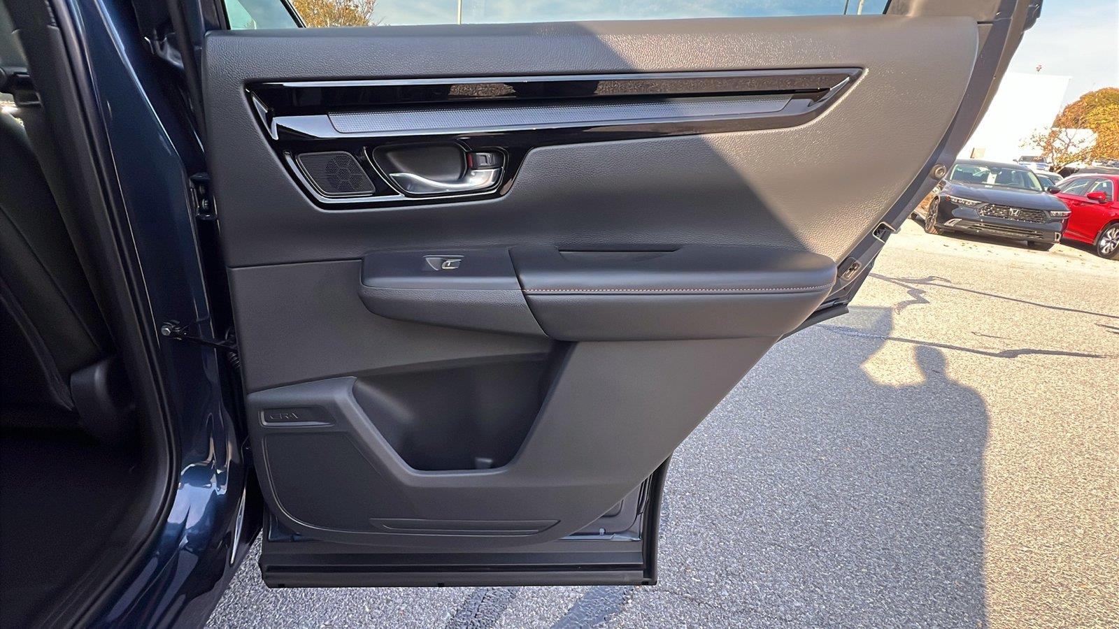 2027 Honda CR-V Hybrid photo 14 of 33