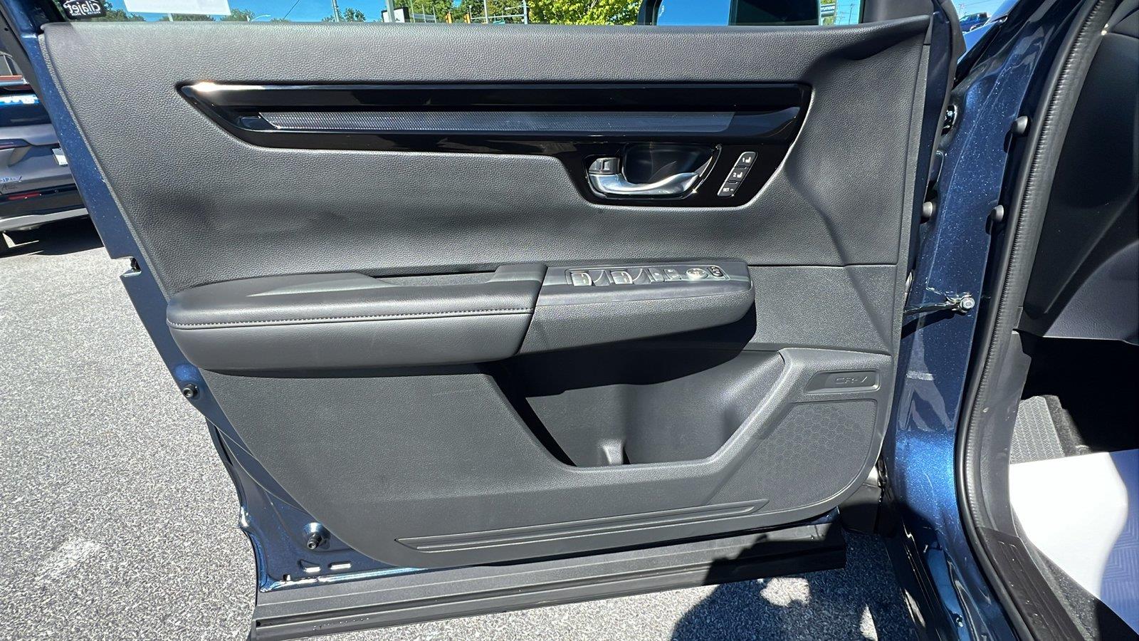 2027 Honda CR-V photo 22 of 31