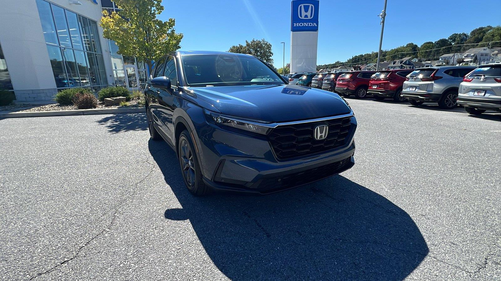 2027 Honda CR-V photo 2 of 31