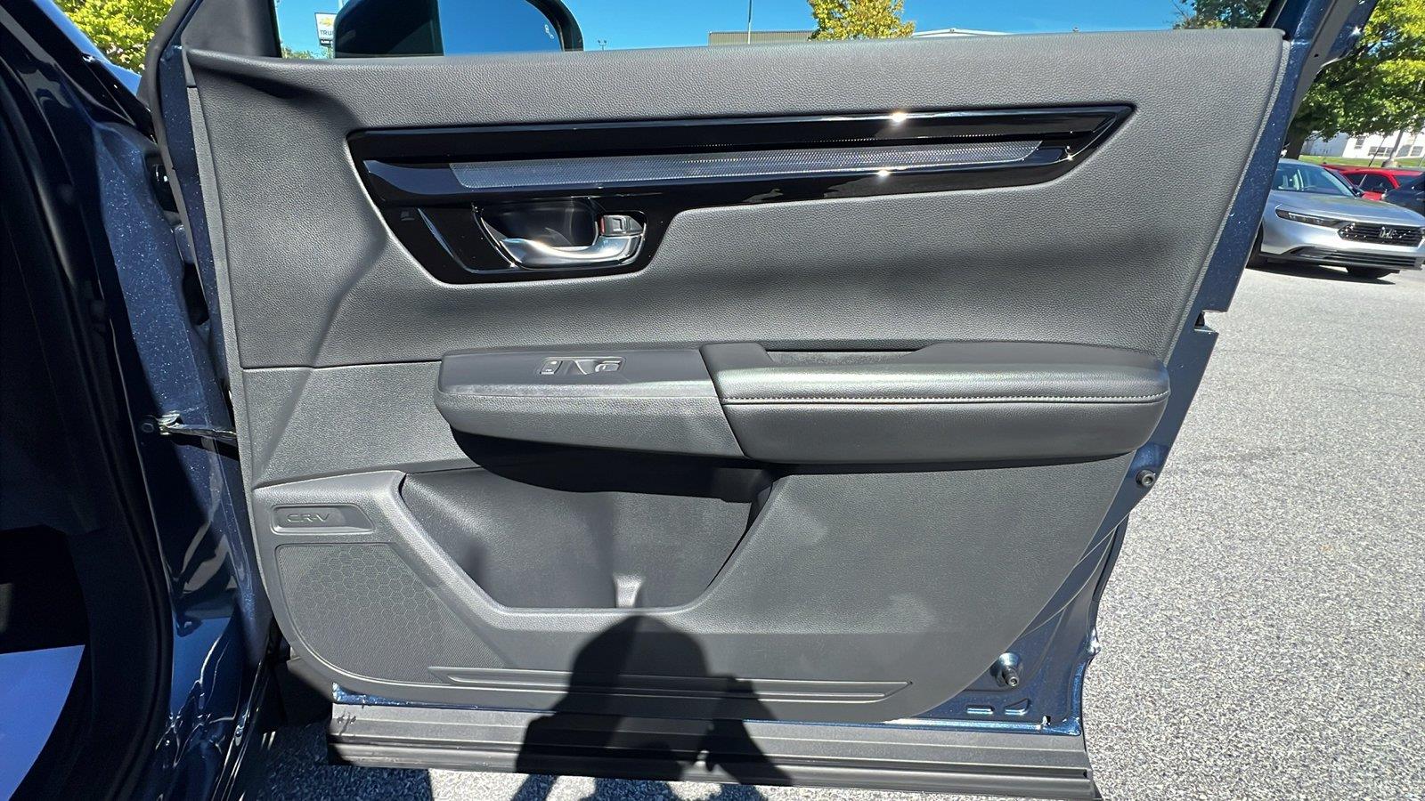 2027 Honda CR-V photo 12 of 31