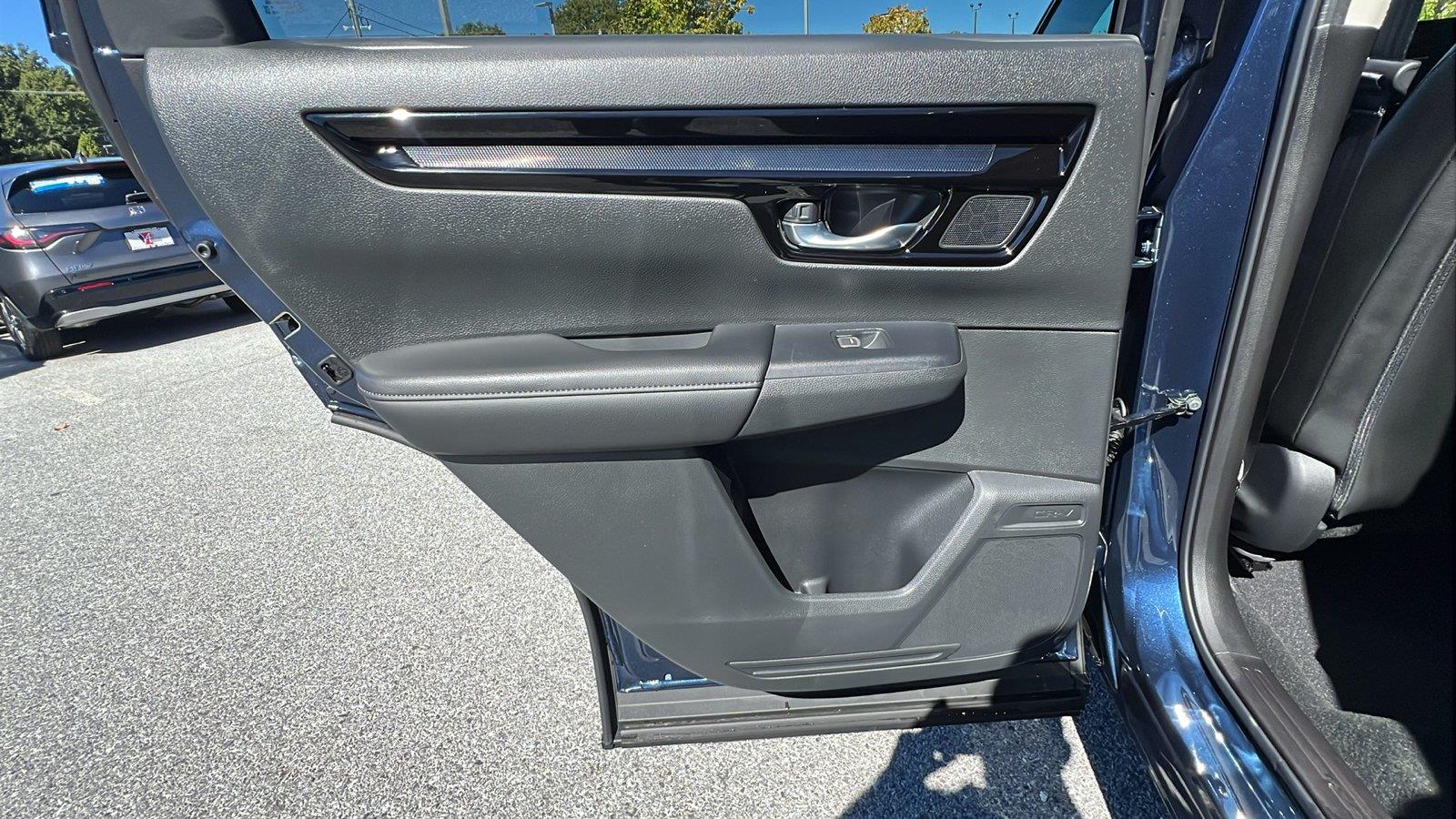 2027 Honda CR-V photo 17 of 31