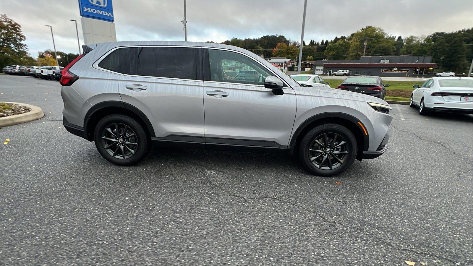 2027 Honda CR-V photo 3 of 31