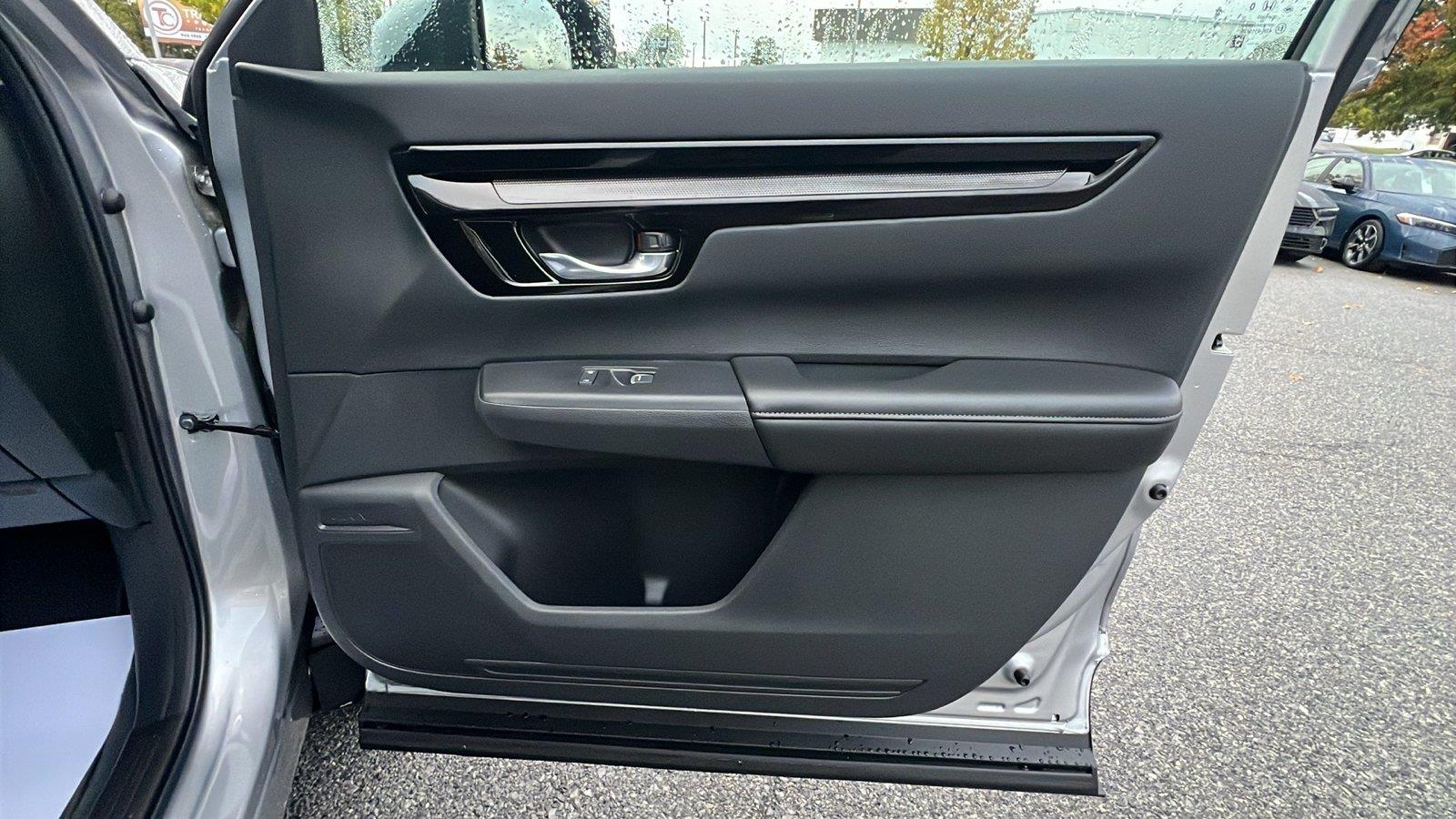 2027 Honda CR-V photo 12 of 31