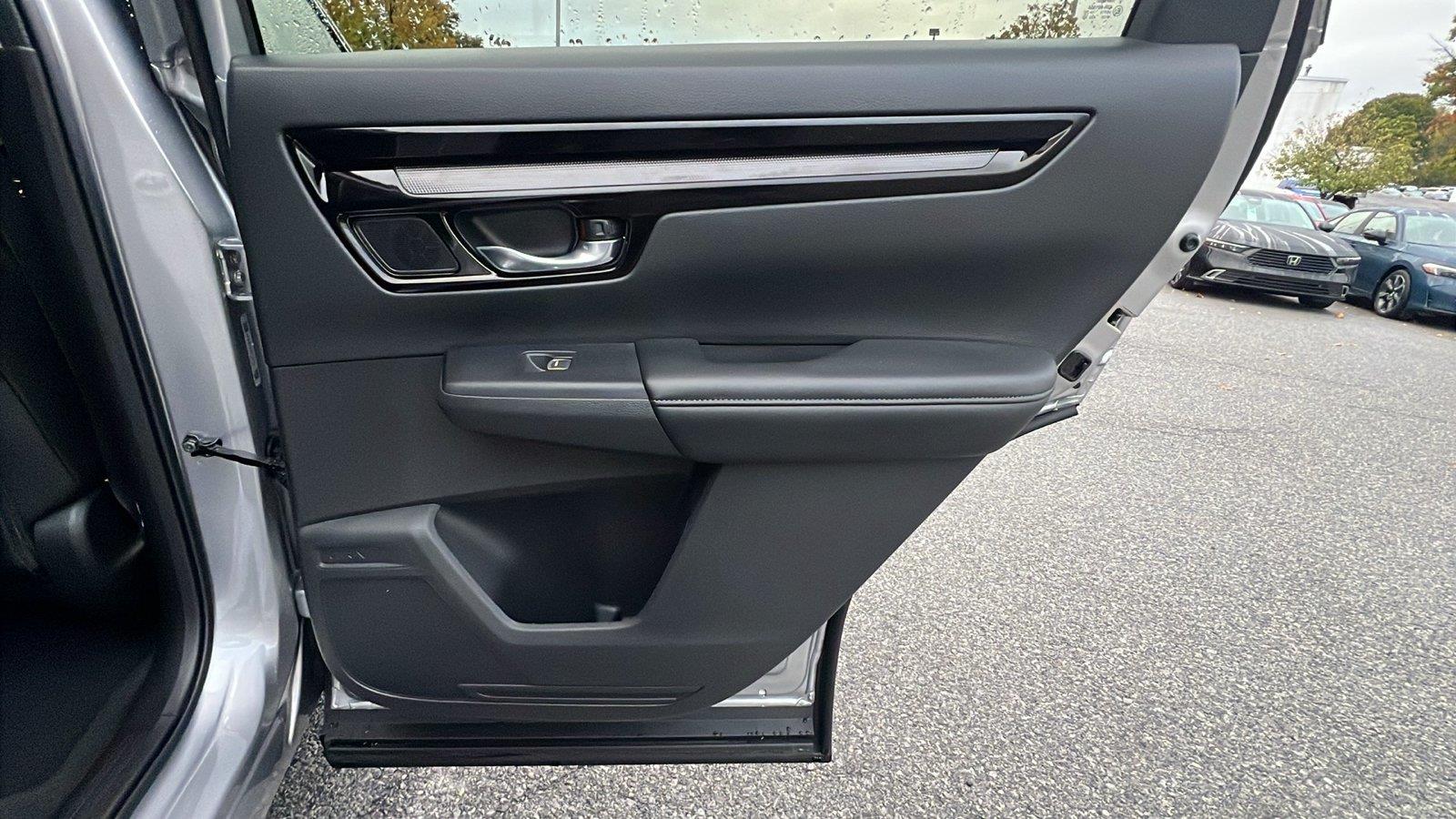 2027 Honda CR-V photo 14 of 31