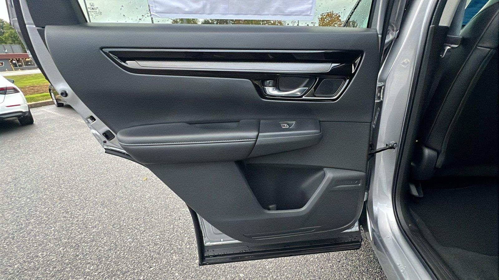 2027 Honda CR-V photo 17 of 31
