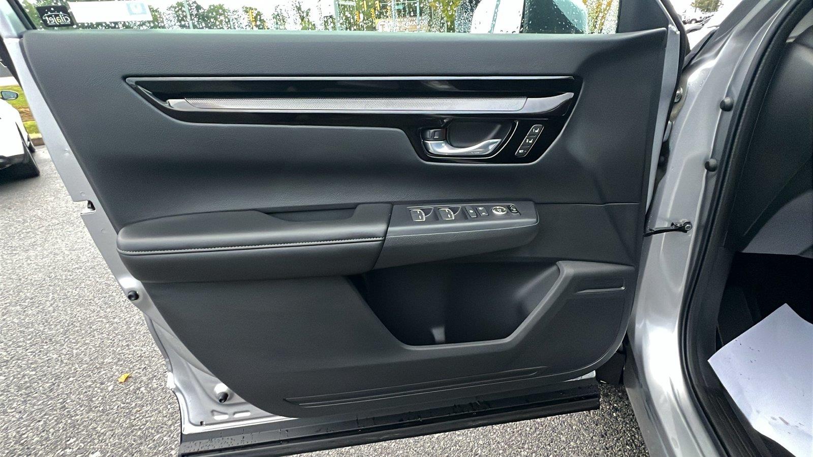 2027 Honda CR-V photo 22 of 31