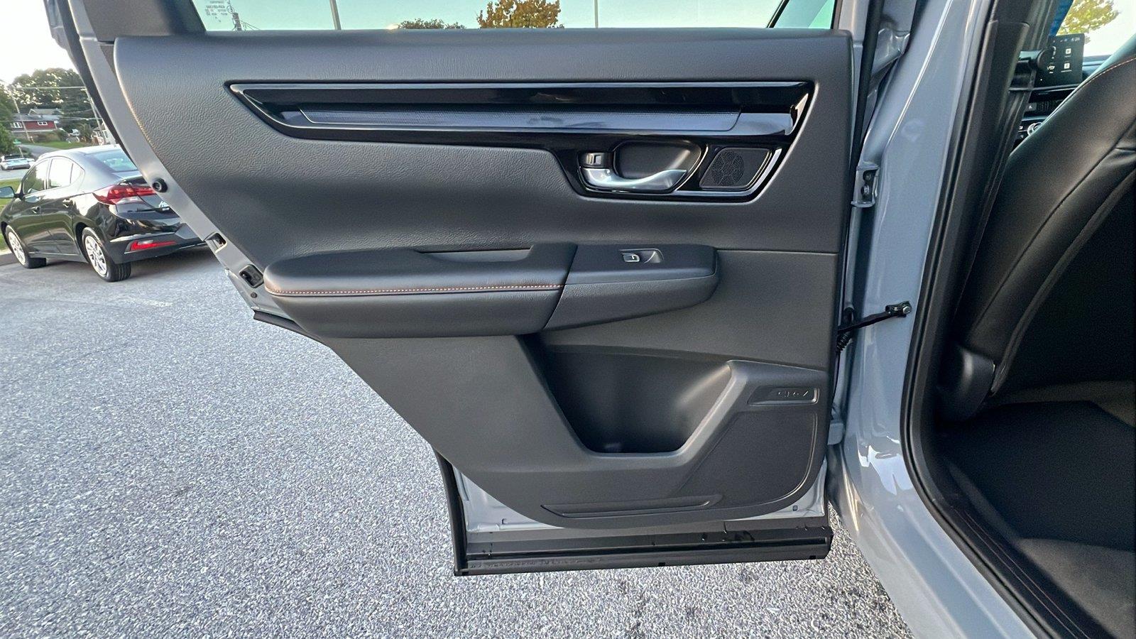 2027 Honda CR-V Hybrid photo 17 of 33