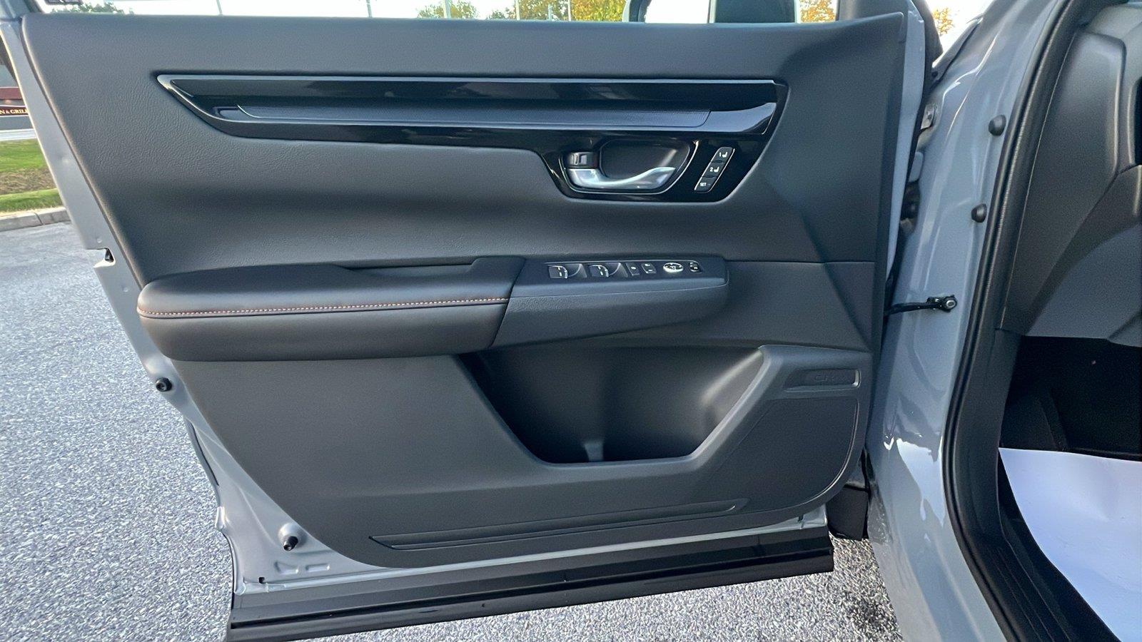 2027 Honda CR-V Hybrid photo 22 of 33
