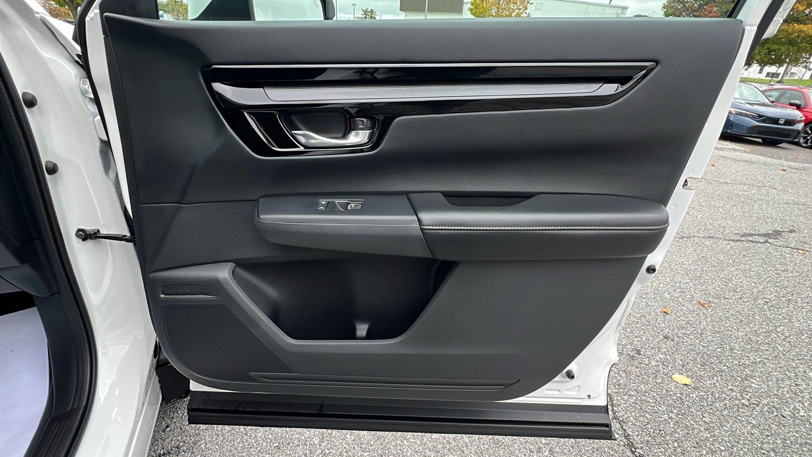 2027 Honda CR-V photo 12 of 31