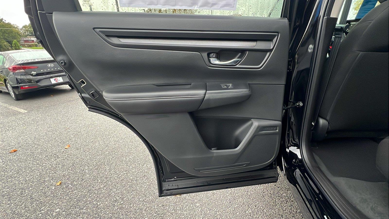 2027 Honda CR-V photo 17 of 31