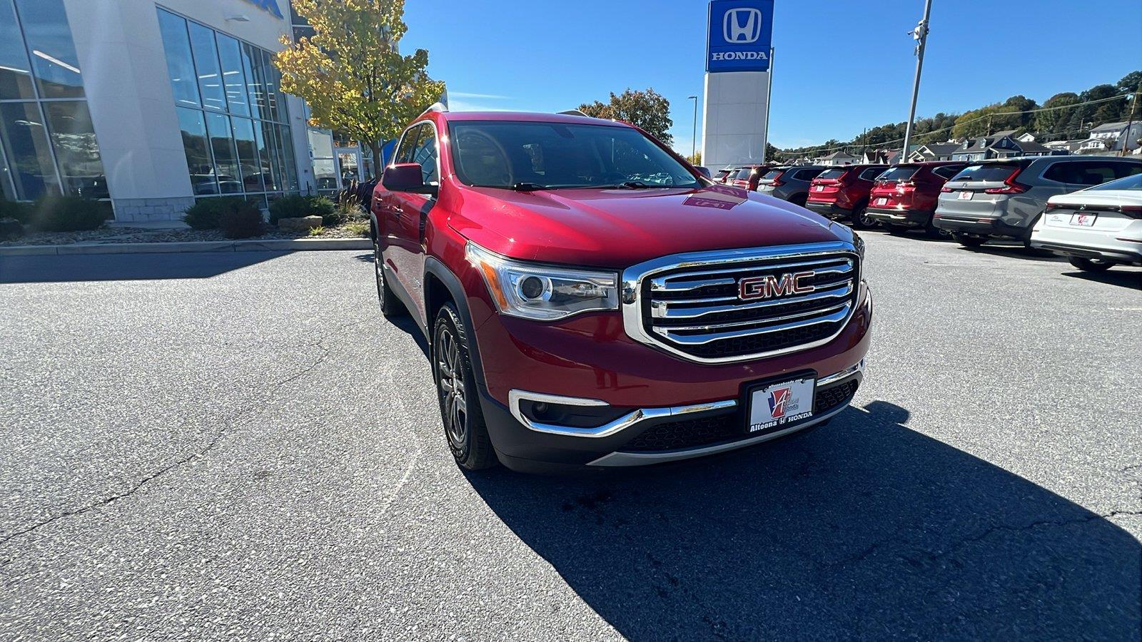 2019 GMC Acadia photo 2 of 32