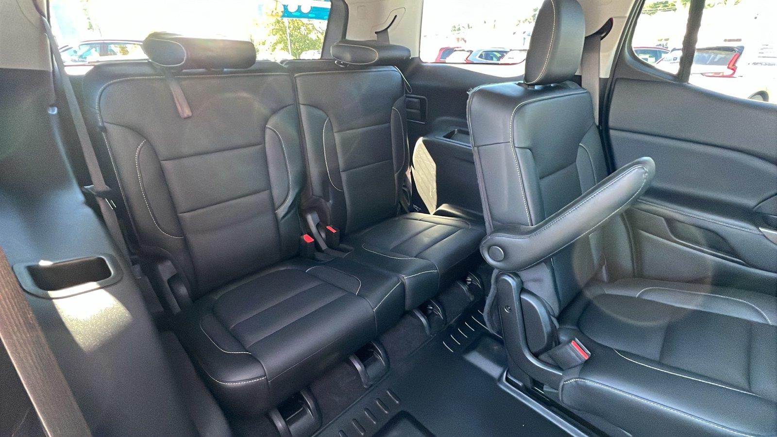 2019 GMC Acadia photo 16 of 32