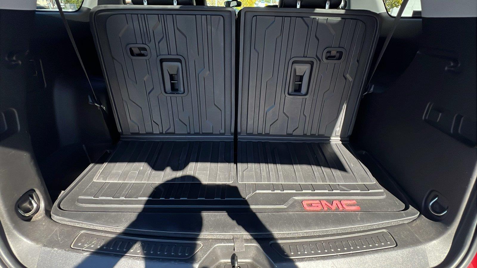 2019 GMC Acadia photo 17 of 32