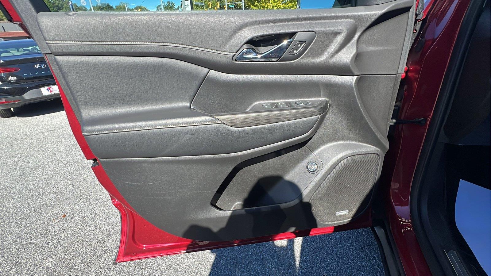 2019 GMC Acadia photo 22 of 32