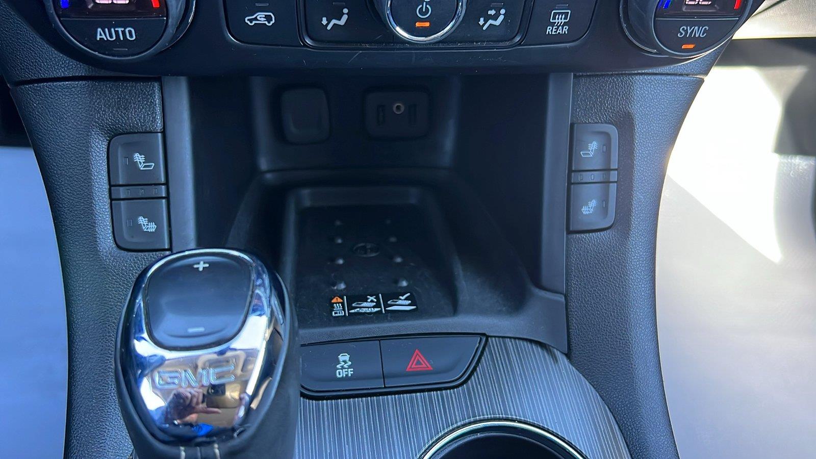 2019 GMC Acadia photo 26 of 32
