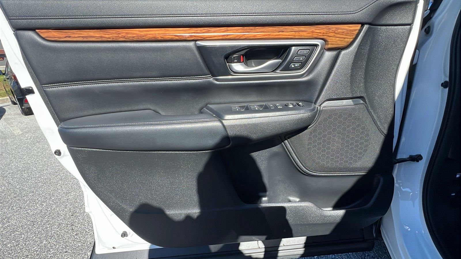 2020 Honda CR-V photo 22 of 32