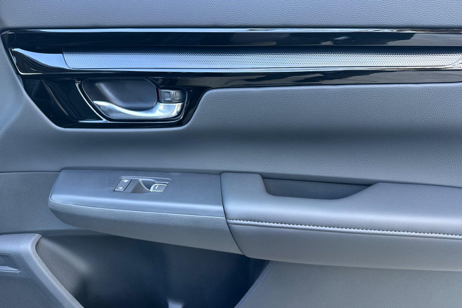2027 Honda CR-V photo 16 of 25