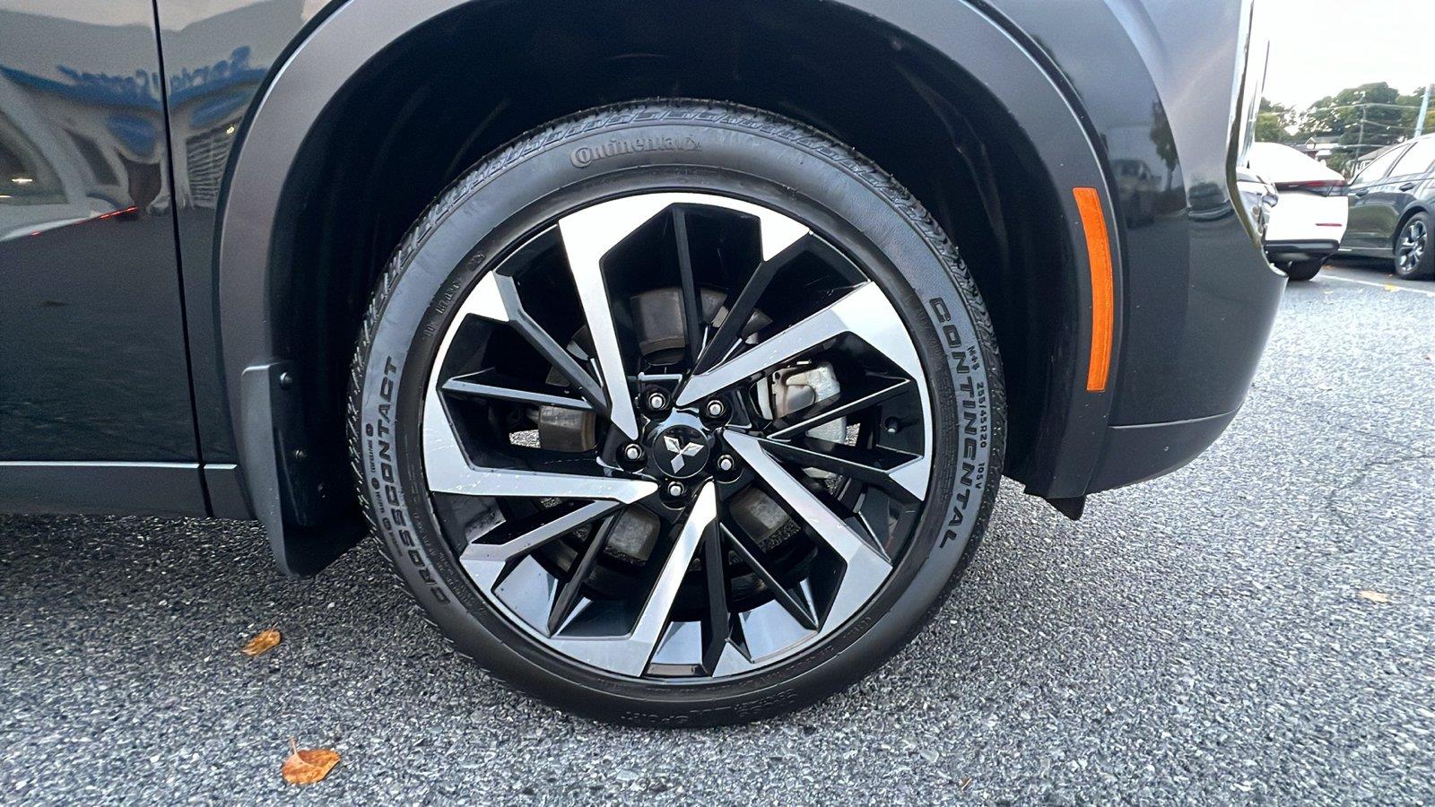 2024 Mitsubishi Outlander photo 11 of 31