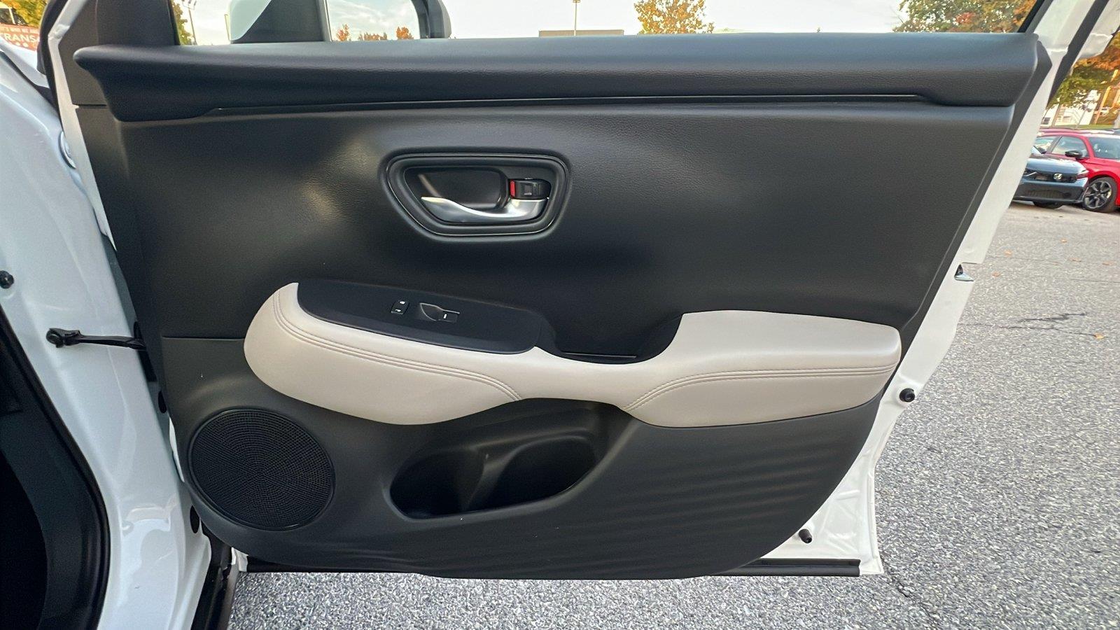 2027 Honda HR-V photo 12 of 28